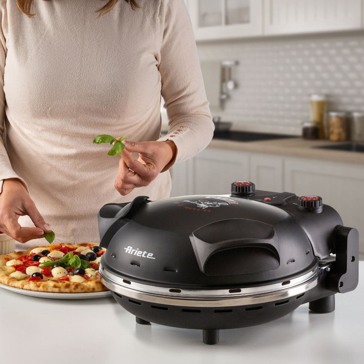 Forno de Pizza Elétrico Ariete 917 c/ pedra refratária 1200W 400ºC Preto - Imagem 4